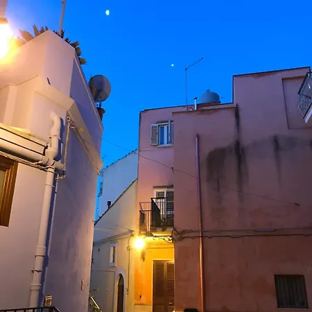 Accommodates 5 People Between Ibla And