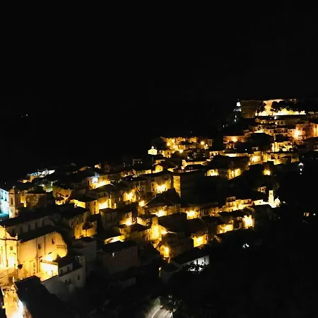 Accommodates 5 People Between Ibla And * Ragusa