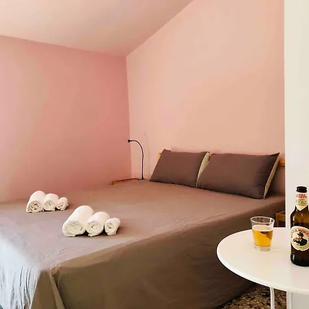 Casa vacanze Accommodates 5 People Between Ibla And Ragusa