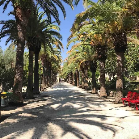 Casa vacanze Accommodates 5 People Between Ibla And Ragusa
