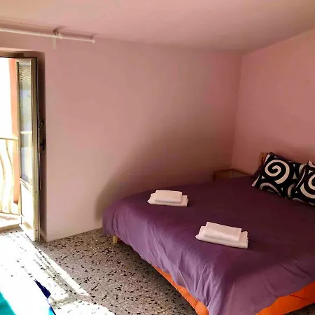 Accommodates 5 People Between Ibla And *