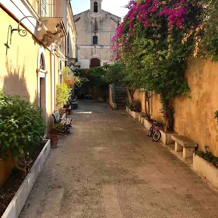 Accommodates 5 People Between Ibla And Ragusa