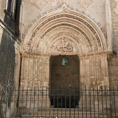 Accommodates 5 People Between Ibla And Casa vacanze Ragusa