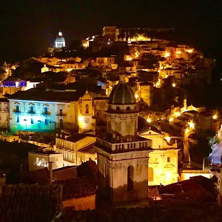 Casa vacanze Accommodates 5 People Between Ibla And Ragusa