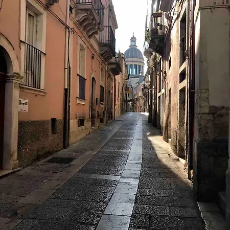 Accommodates 5 People Between Ibla And * Ragusa