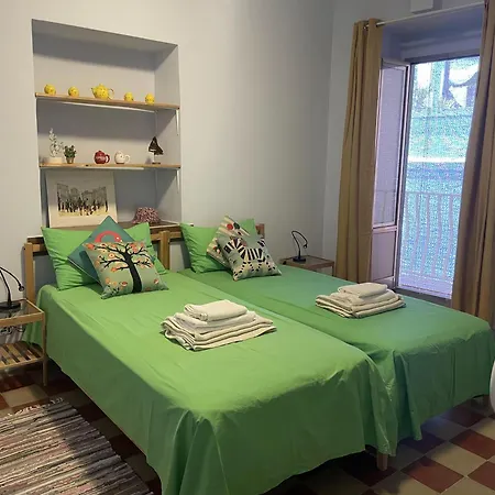 Accommodates 5 People Between Ibla And Prázdninový dům *