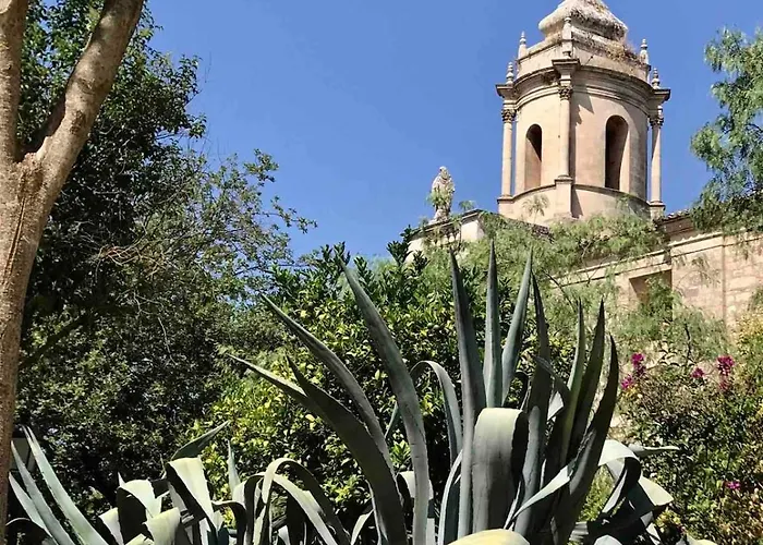 Accommodates 5 People Between Ibla And Σπίτι διακοπών